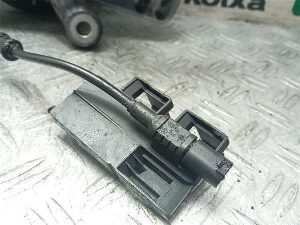 MANGUETA DEL. IZDA. Mercedes B 180 1.8 CDI (W246) (2011-2014) 109CV (80 KW) - 29334 / 651901
