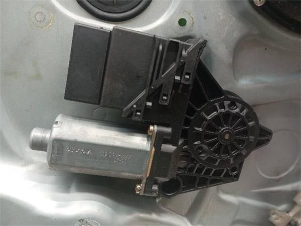 MOTOR ELEVALUNAS TRA. DCHO. Volkswagen Passat 1.9 TDI (3B6) (130CV) (2000 2005) (96 KW) - 29522 / AVF