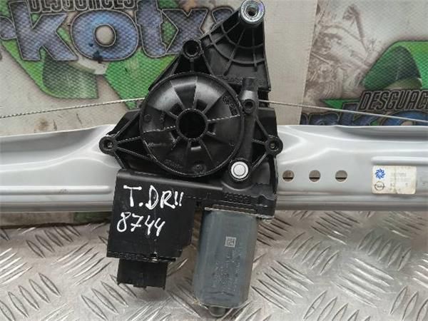 MOTOR ELEVALUNAS TRA. DCHO. Opel Crossland 1.6 CDTI (X) 99CV (2017-2018) (73 KW) - 30012 / DVGFD BH02