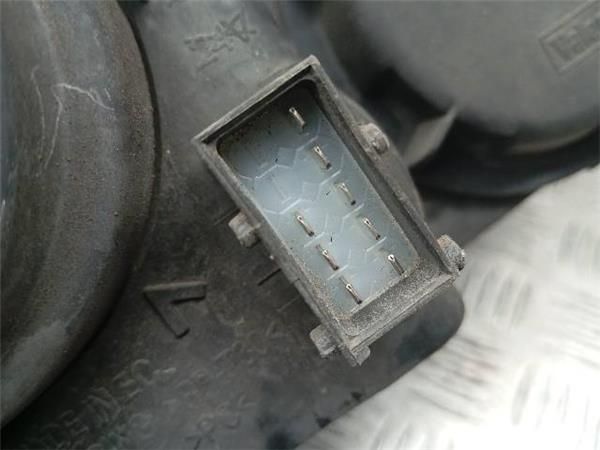 FARO DEL. IZDO. Opel Corsa 1.7 DTI C (75CV) (2000 2009) (55 KW) - 30840 / Y17DT