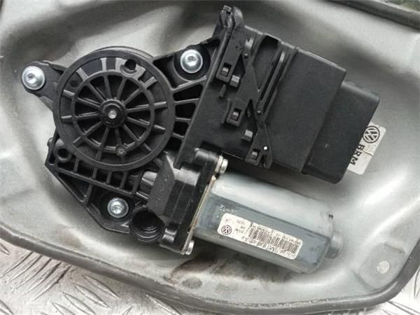 MOTOR ELEVALUNAS TRA. IZDO. Volkswagen Golf 1.9 TDI V PLUS (1KP) 105CV (2005-2009) (77 KW) - 30899 / BKC