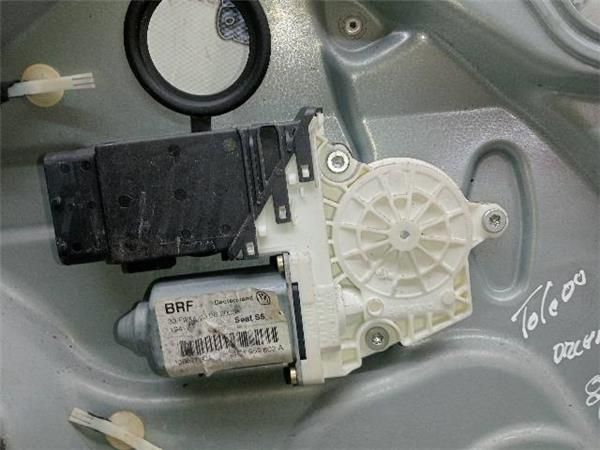 MOTOR ELEVALUNAS DEL. DCHO. Seat Toledo 1.6 G II (105CV) [2000 2006) (77 KW) - 31601 / BCB