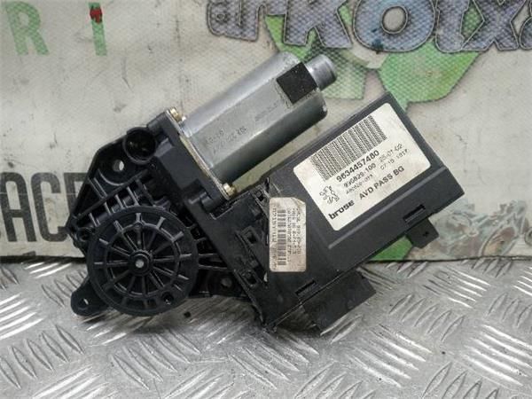 MOTOR ELEVALUNAS DEL. DCHO. Peugeot 307 1.6 G (S1) (2002-2005) (80 KW) - 31622 / NFU 2