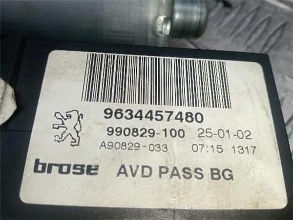 MOTOR ELEVALUNAS DEL. DCHO. Peugeot 307 1.6 G (S1) (2002-2005) (80 KW) - 31622 / NFU
