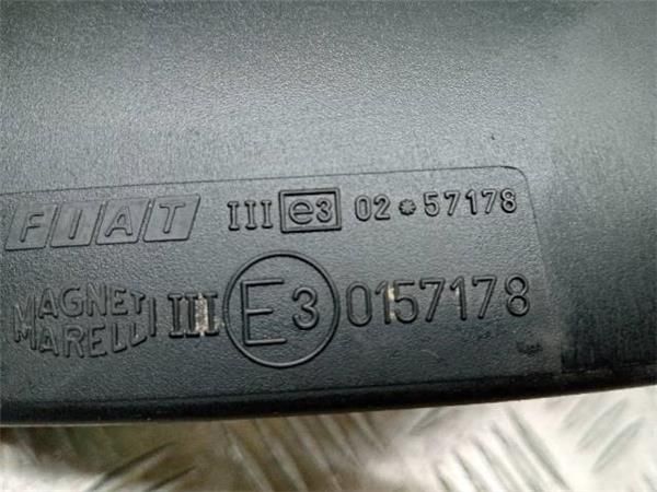 RETROVISOR IZDO. Fiat Punto 1.2 G II (188) 60CV (44 KW) - 31965 / 188A4000
