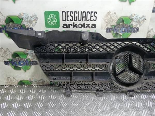 PARRILLA DELANTERA Mercedes Sprinter 2.2 CDI 209 3T (88CV) (2006 2009) (65 KW) - 33030 / 646984