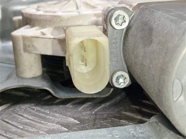 MOTOR ELEVALUNAS DEL. DCHO. Mercedes Sprinter 2.2 CDI 209 3T (88CV) (2006 2009) (65 KW) - 33042 / 646984