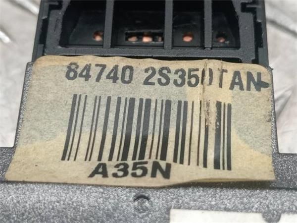 INTERRUPTOR LUCES EMERGENCIA Hyundai ix35 1.7 CRDI (LM, EL, ELH) 116CV (2010-2015) (85 KW) - 33292 / D4FD