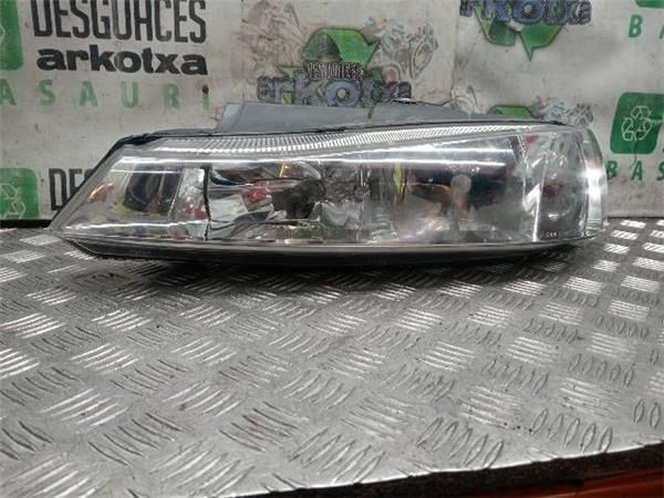 FARO DEL. IZDO. Peugeot 406 2.0 G (135CV) (1999 2000) (99 KW) - 33572 / RFR