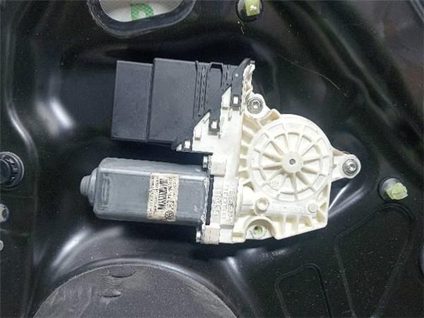 MOTOR ELEVALUNAS TRA. DCHO. Volkswagen Passat 2.0 TDI VARIANT (3C) 140CV (2005-2010) (103 KW) - 33717 / BKP