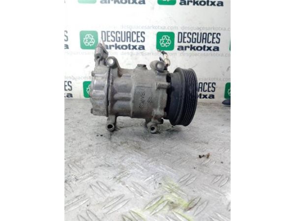 COMPRESOR AIRE ACOND. Renault Clio 1.4 G II (98CV) (2000 2008) (72 KW) - 33842 / K4J C7