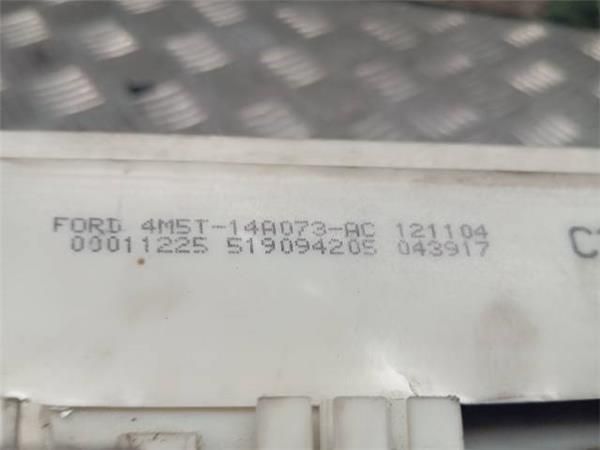 CAJA FUSIBLES/RELE Ford Focus 1.6 TDCI II (109CV) (2004 2012) (80 KW) - 34125 / G8DA