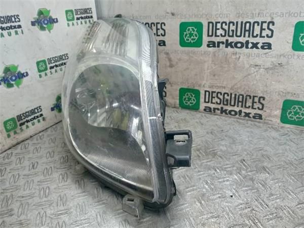 FARO DEL. DCHO Toyota Yaris 1.4 D (90CV) (2005 2012) (66 KW) - 34199 / 1ND