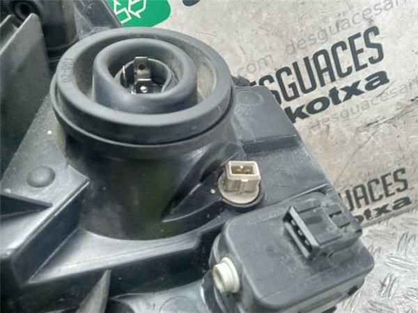 FARO DEL. DCHO Toyota Yaris 1.4 D (90CV) (2005 2012) (66 KW) - 34199 / 1ND
