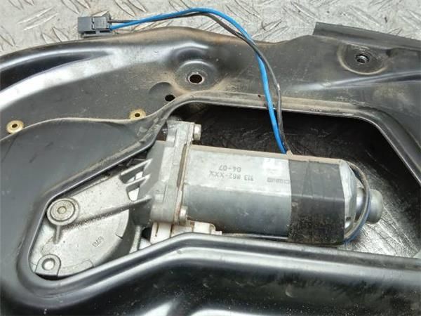 MOTOR ELEVALUNAS DEL. DCHO. Mercedes Sprinter 2.2 CDI 3T (903) 311 109CV (2000-2006) (80 KW) - 34386 / 611981