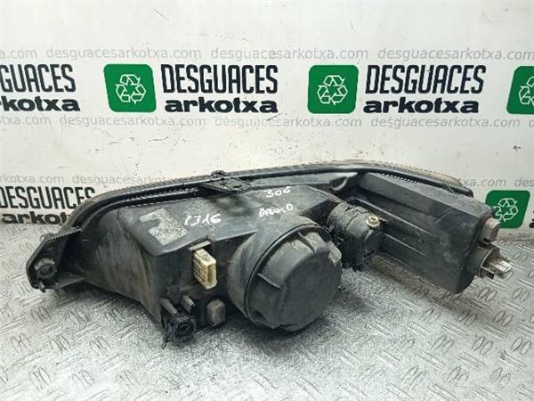 FARO DEL. DCHO Peugeot 306 1.6 G (7B) SEDAN 98CV (2000-2002) (72 KW) - 34521 / NFT