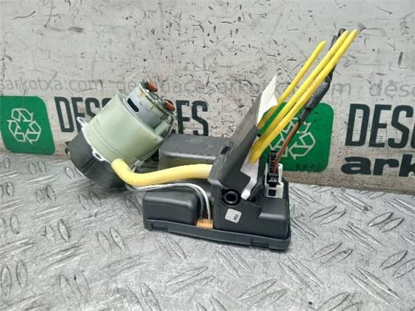 COMPRESOR CIERRE CENTRALIZADO Mercedes A 190 1.9  A (168 032, 168 132) [1999 (92 KW) - 35111 / 166990