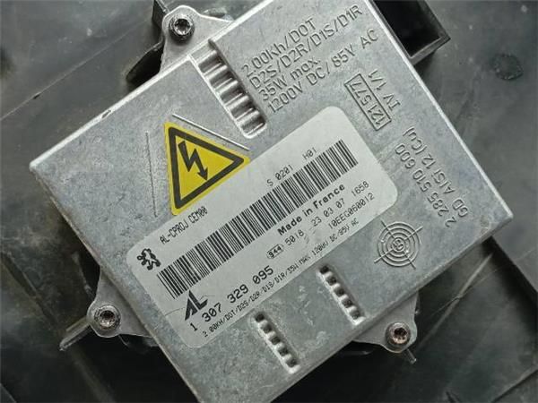 FARO XENON DCHO. Peugeot 407 2.0 TDI (136CV) (2004 2010) (100 KW) - 35227 / RHR