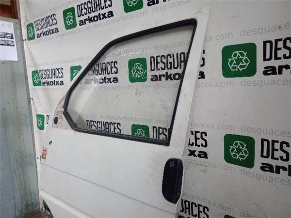 PUERTA DEL. IZDA. Volkswagen California 1.9 TD TRANSPORTER T4 (50 KW) - 35292 / ABL