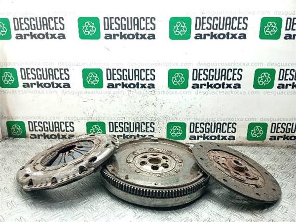 KIT EMBRAGUE COMPLETO Skoda Octavia 1.6 TDI II (105CV) (2009 2013) (77 KW) - 35327 / CAY