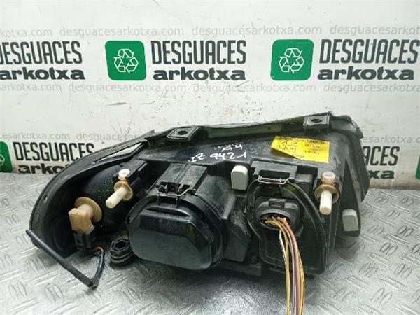 FARO DEL. IZDO. Audi A4 1.9 TDI FAMILIAR 116CV) (2000 2000) (85 KW) - 35539 / AJM