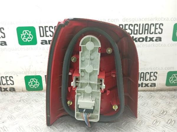 PILOTO TRA. DCHO. Audi A4 1.9 TDI FAMILIAR 116CV) (2000 2000) (85 KW) - 35541 / AJM