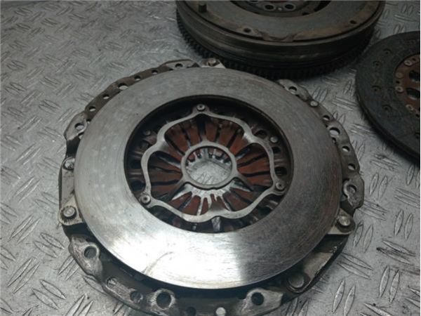 KIT EMBRAGUE COMPLETO BMW 320 2.0 TD 3 COMPACT (150CV) (2001 2005) (110 KW) - 35697 / 3000951232