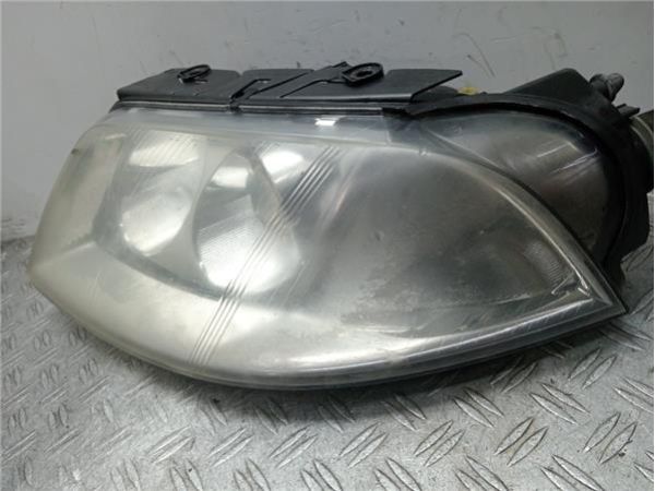 FARO DEL. IZDO. Volkswagen Passat Berlina (3B3)(2000-) 1.9 TDI - 35810 / 3B0941016AN