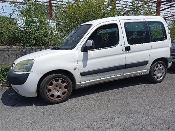 RETROVISOR IZDO. Peugeot Partner 2.0 HDI (90CV) (2000 2008) (66 KW) - 35919