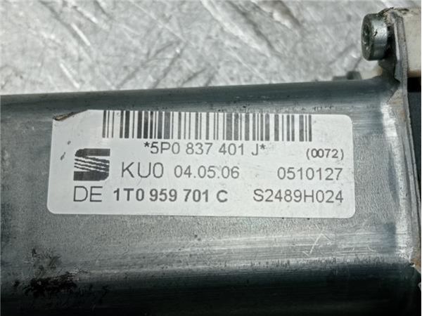 MOTOR ELEVALUNAS DEL. DCHO. Seat Toledo (5P2)(09.2004-) 2.0 Stylance / Style [2,0 Ltr. - 125 kW TDI] - 36300 / 5P0839461