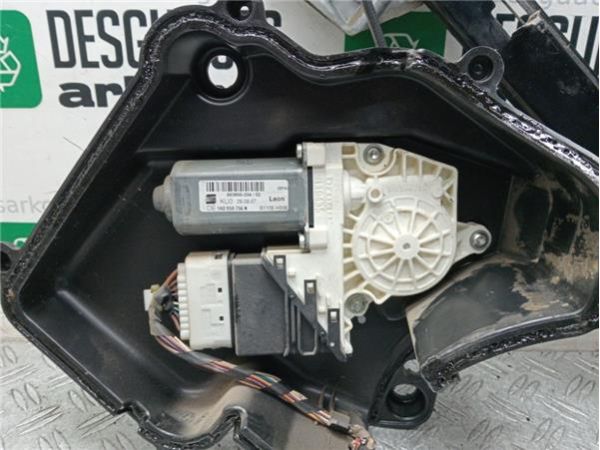 ELEVALUNAS ELECTRICO TRA. DCHO. Seat Leon (1P1)(05.2005-) 2.0 Stylance / Style [2,0 Ltr. - 103 kW TDI] - 36319 / 1K09597 2
