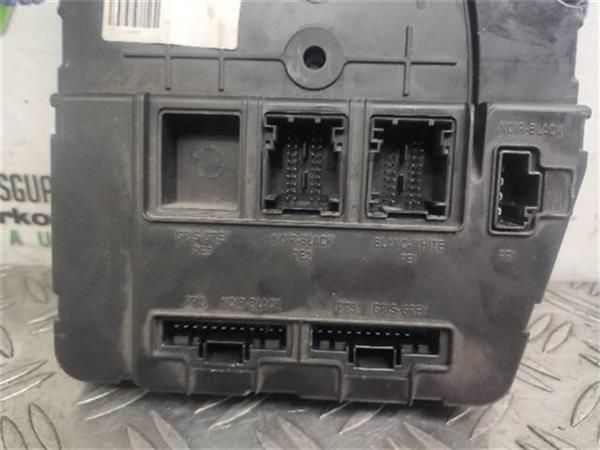 CAJA FUSIBLES/RELE Renault Megane 1.5 DCI (63 KW) - 7353 / K9KG7