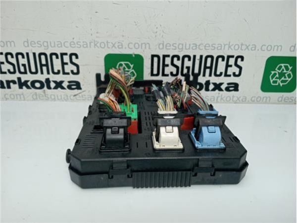 CAJA FUSIBLES/RELE Citroen C4 Berlina (06.2004-) 1.6 SX [1,6 Ltr. - 80 kW 16V CAT (NFU / TU5JP4)] - 36917 / 96 601 059 8