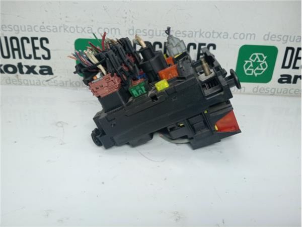 CAJA FUSIBLES/RELE Peugeot 307 Break/ SW (S2)(06.2005-) 1.6 SW [1,6 Ltr. - 66 kW 16V HDi] - 36941 / 9661087080 2