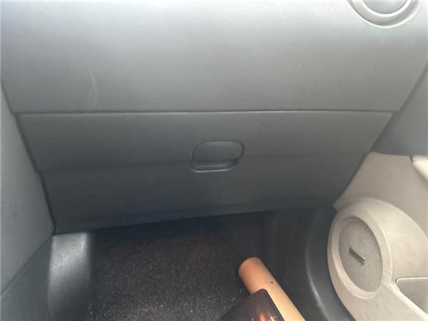 TAPA GUANTERA Nissan Qashqai (J10)(01.2007-) 1.5 Tekna [1,5 Ltr. - 76 kW dCi Turbodiesel CAT] - 38105