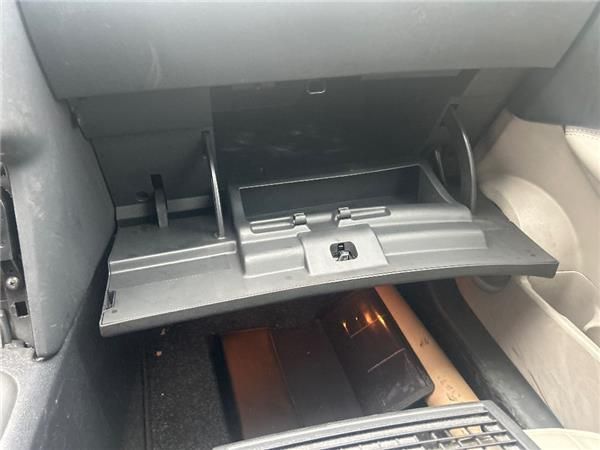 TAPA GUANTERA Nissan Qashqai (J10)(01.2007-) 1.5 Tekna [1,5 Ltr. - 76 kW dCi Turbodiesel CAT] - 38105 2