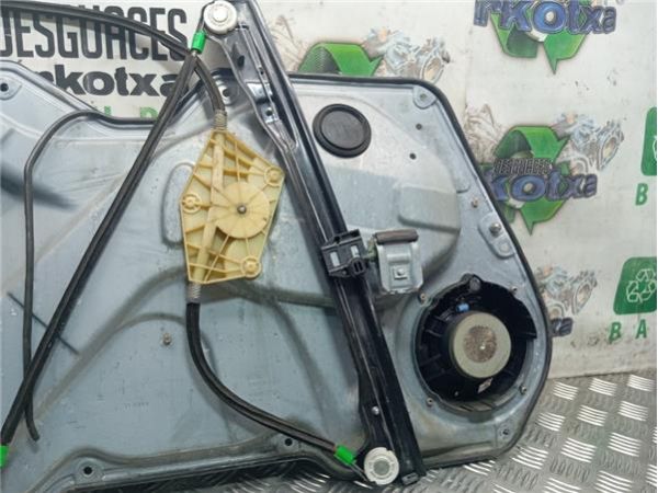 MOTOR ELEVALUNAS DEL. DCHO. Seat Leon (1M1)(11.1999-) 1.9 Stella [1,9 Ltr. - 66 kW TDI] - 38201 / 1M0837756