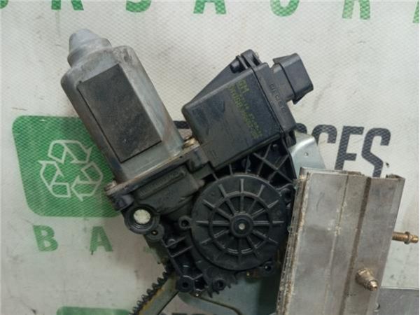 MOTOR ELEVALUNAS DEL. DCHO. Opel Astra G Coupe (2000-) 2.2 16V Edition [2,2 Ltr. - 108 kW 16V CAT (Z 22 SE)] - 38202