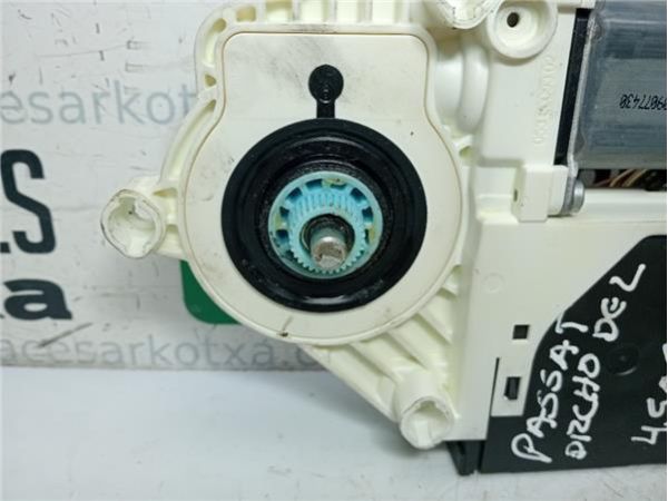 MOTOR ELEVALUNAS DEL. DCHO. Volkswagen Passat Berlina (3C2)(2005-) 2.0 Advance [2,0 Ltr. - 103 kW TDI] - 38292 / 1K09597