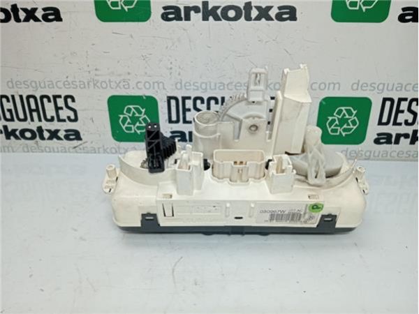 MANDOS CALEFACCION / A.A. Renault Clio III (2005-) 1.5 Confort Expression [1,5 Ltr. - 63 kW dCi Diesel CAT] - 38402 / 69