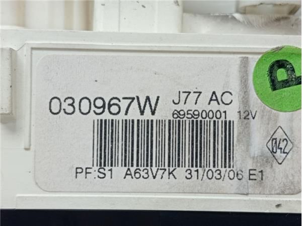 MANDOS CALEFACCION / A.A. Renault Clio III (2005-) 1.5 Confort Expression [1,5 Ltr. - 63 kW dCi Diesel CAT] - 38402 / 69