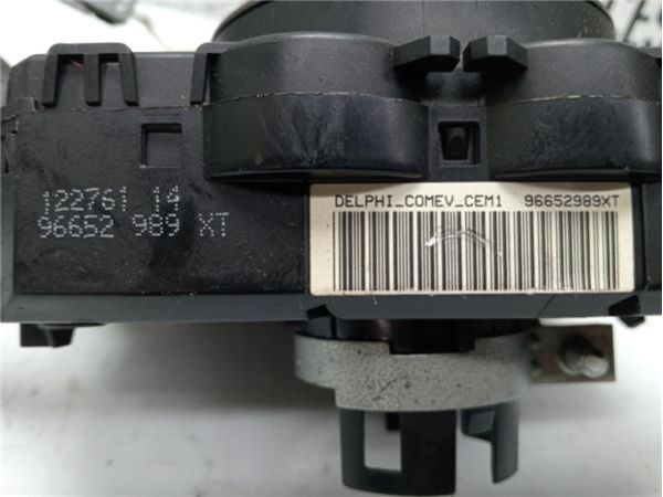 MANDO MULTIFUNCION Peugeot 308 (2007-) 1.4 Confort [1,4 Ltr. - 70 kW 16V VTi CAT (8FS / EP3)] - 38465 / 96652989XT, 1227