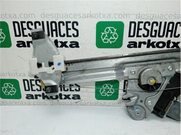 MOTOR ELEVALUNAS DEL. IZDO. Peugeot 308 (2007-) 1.4 Confort [1,4 Ltr. - 70 kW 16V VTi CAT (8FS / EP3)] - 38478 / 9657247