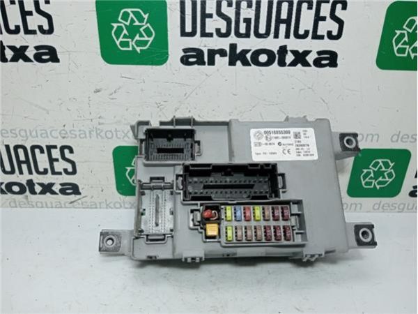 CAJA FUSIBLES/RELE Fiat II Doblò (263) Cargo (2010-) 1.3 Basis Furgón [1,3 Ltr. - 66 kW 16V JTD CAT] - 38598 / 0051885