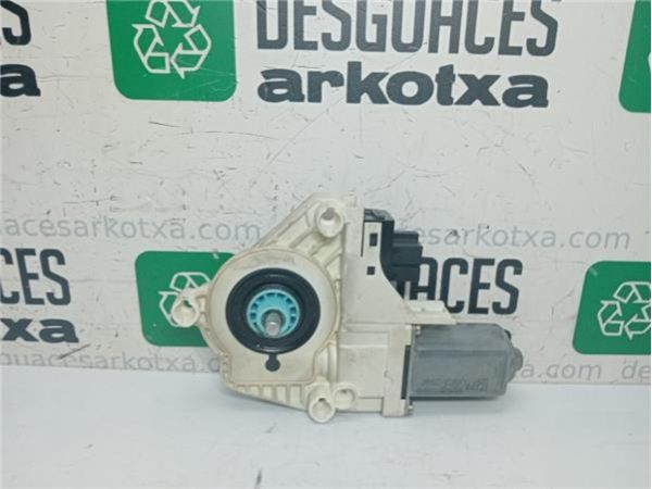 MOTOR ELEVALUNAS DEL. DCHO. Audi A6 Berlina (4F2)(2004-) 2.4 [2,4 Ltr. - 130 kW V6 24V CAT (BDW)] - 38669 / 4F0959802B