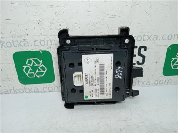 MANDO MULTIFUNCION Renault Megane III Sport Tourer (2009-) 1.6 Privilege [1,6 Ltr. - 96 kW dCi Diesel FAP] - 38843 / 253
