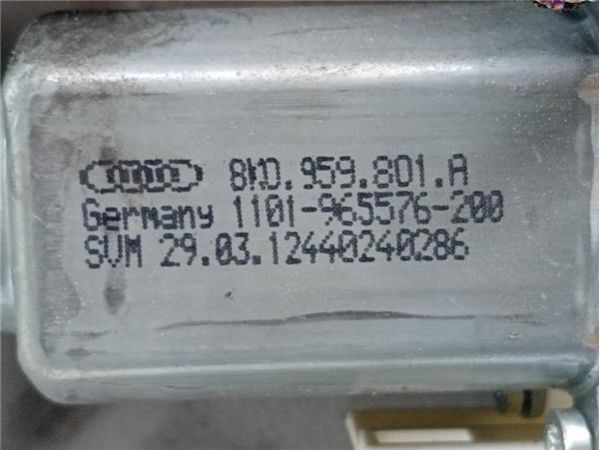 MOTOR ELEVALUNAS DEL. IZDO. Skoda Superb 2.0 TDI COMBI II (3T5) 4X4 140CV (09-15) (103 KW) - 39211 / 8K0959801A   8X0959