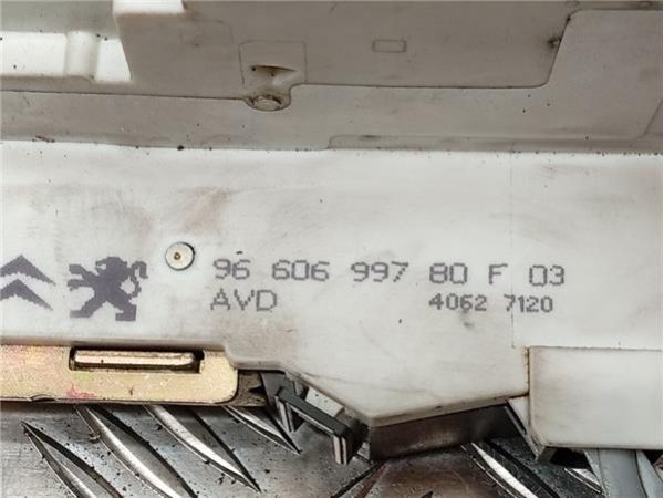 CERRADURA PUERTA DEL. DCHA. Citroen C4 Berlina (06.2004-) 1.6 SX [1,6 Ltr. - 80 kW 16V CAT (NFU / TU5JP4)] - 39257