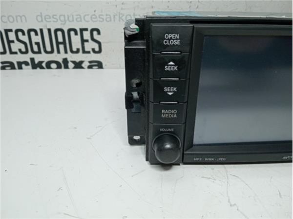 RADIO / CD Chrysler Grand Voyager (RT)(2008-) 2.8 LX [2,8 Ltr. - 120 kW CRD CAT] - 39330 / P05064760AD