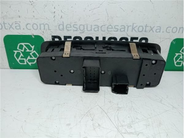 MANDO ELEVALUNAS DEL. IZDO. Chrysler Grand Voyager (RT)(2008-) 2.8 LX [2,8 Ltr. - 120 kW CRD CAT] - 39332 / 68029023AA